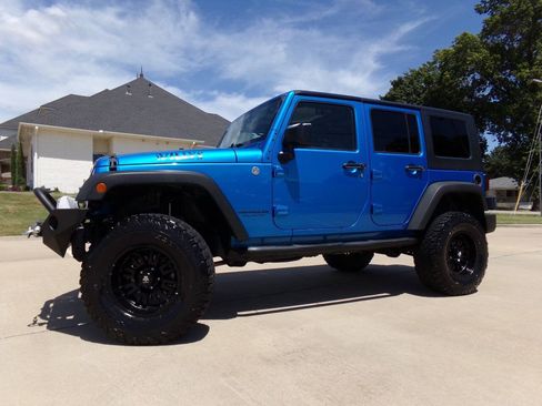 Used 2015 Jeep Wrangler Unlimited Sport AWD/4WD image 4