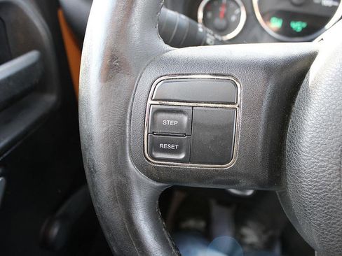 Used 2012 Jeep Wrangler Rubicon image 14