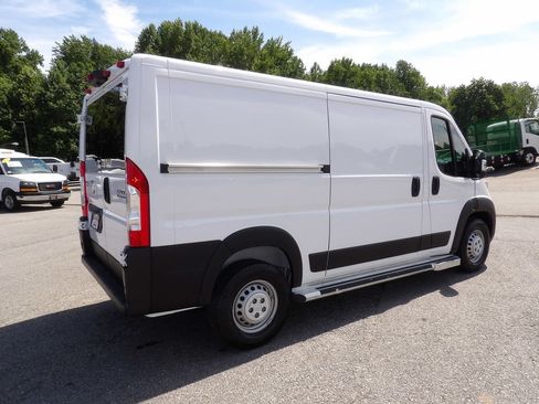 Used 2025 RAM ProMaster 2500 w/ U-Haul Equipment Group FWD image 8