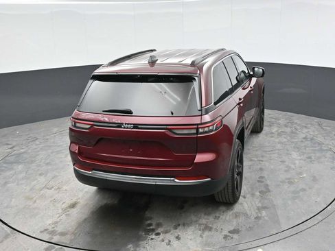 Used 2022 Jeep Grand Cherokee Altitude AWD/4WD image 39