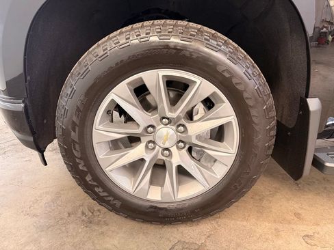 Certified 2022 Chevrolet Silverado 1500 High Country w/ Z71 Off-Road Package AWD/4WD image 14
