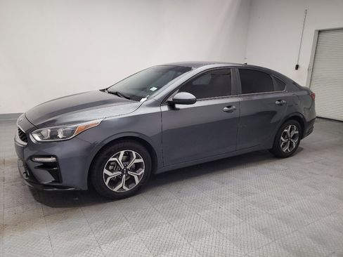 Used 2019 Kia Forte LXS FWD image 2