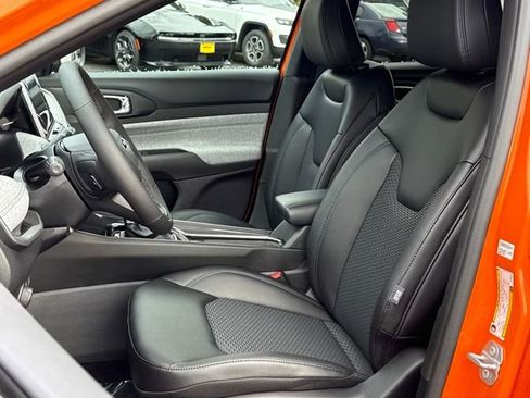 New 2026 Jeep Compass Latitude image 19
