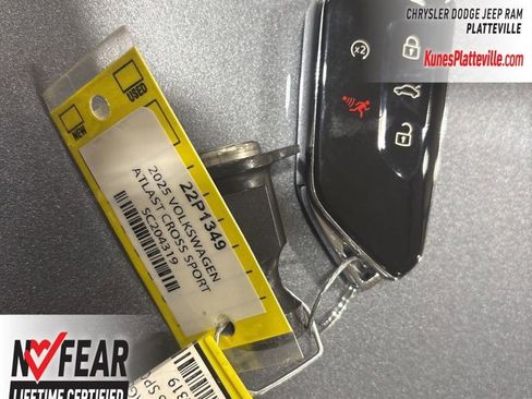 Used 2025 Volkswagen Atlas Cross Sport SE image 28