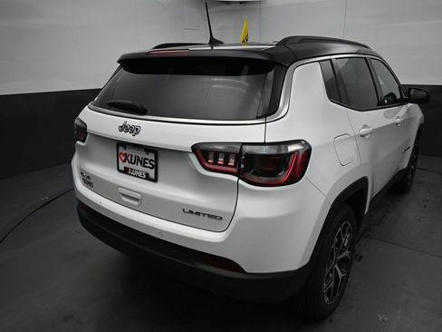 Used 2025 Jeep Compass Limited image 15