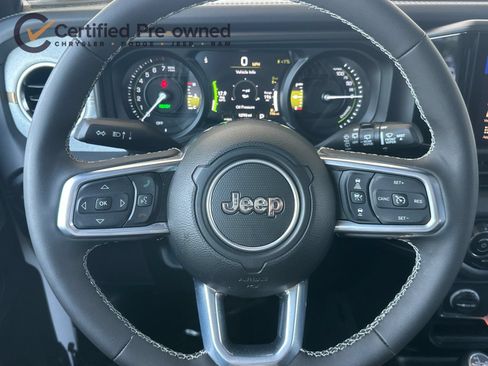 Used 2025 Jeep Wrangler Unlimited Sahara AWD/4WD image 24