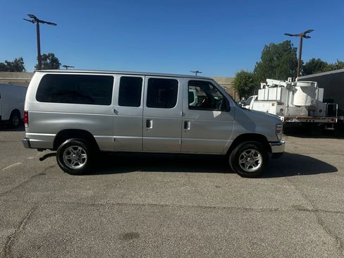 Used 2011 Ford E-350 and Econoline 350 XLT image 9
