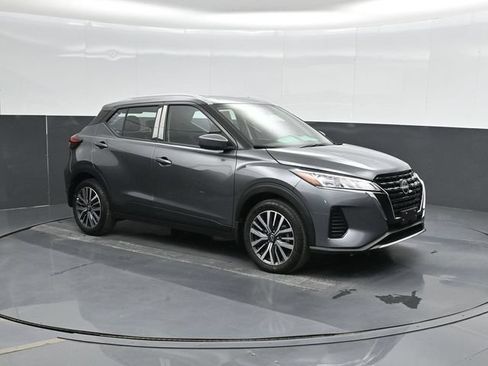 Used 2024 Nissan Kicks SV FWD image 6