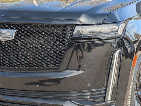 Certified 2022 Cadillac Escalade Sport Platinum w/ LPO, ONYX Package image 8