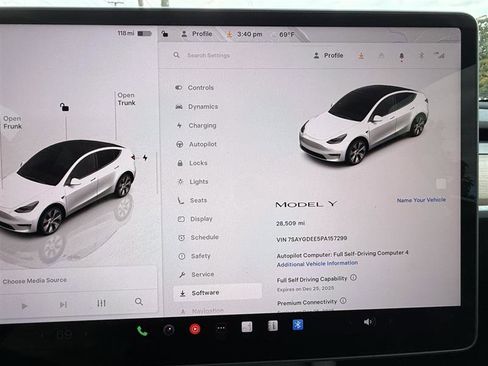 Used 2023 Tesla Model Y Long Range image 16