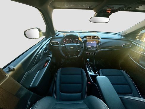 Used 2021 Chevrolet TrailBlazer RS w/ Convenience Package image 21