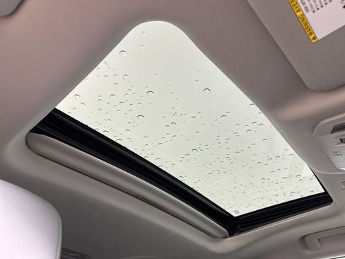 Used 2021 Toyota Highlander XLE image 27