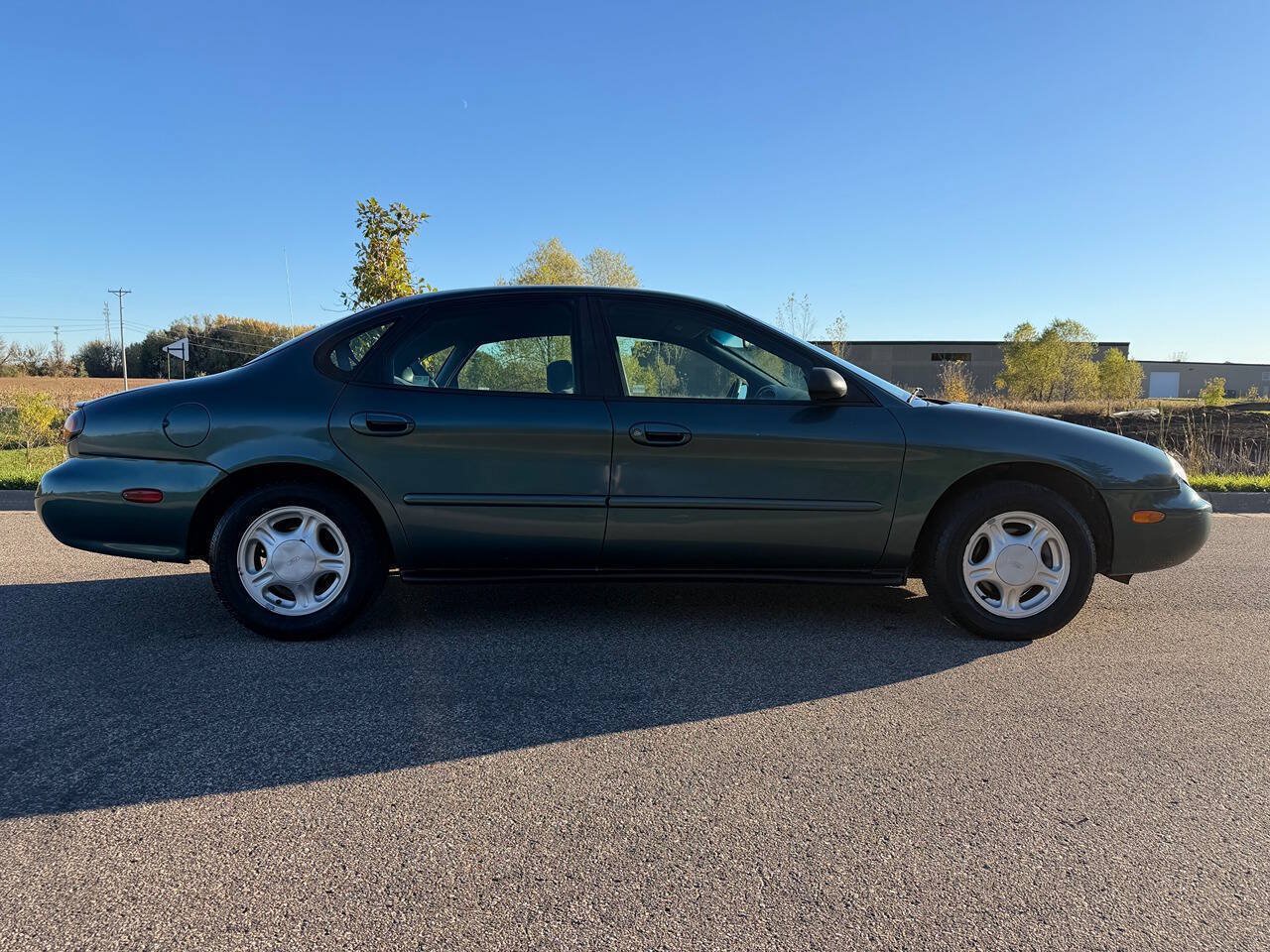 Used 1997 Ford Taurus GL FWD image 9