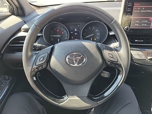 Used 2019 Toyota C-HR XLE image 16