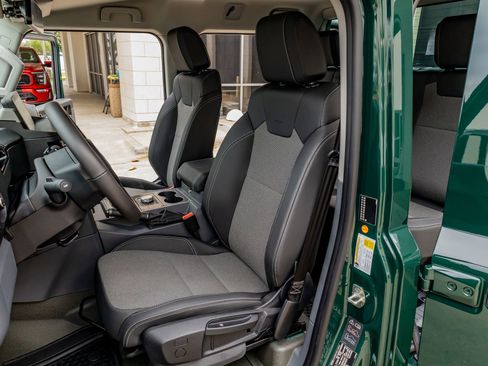 Used 2025 INEOS Grenadier AWD/4WD image 27