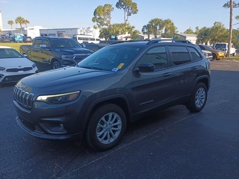 Certified 2022 Jeep Cherokee Latitude Lux w/ Sun & Sound Group AWD/4WD image 2