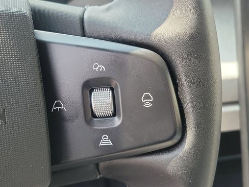 Used 2023 Fisker Ocean Extreme image 23