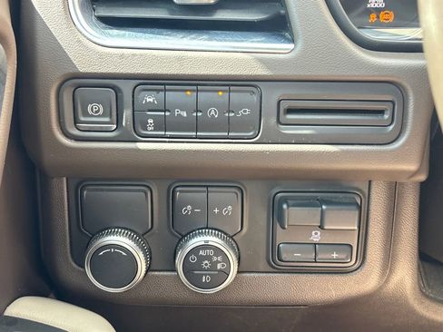 Used 2021 GMC Yukon SLT w/ SLT Luxury Plus Package image 24