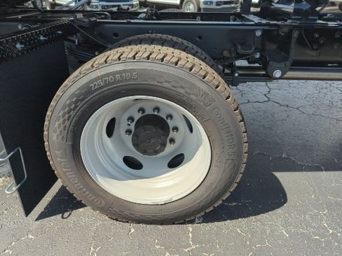 New 2025 Ford F550 XL image 49