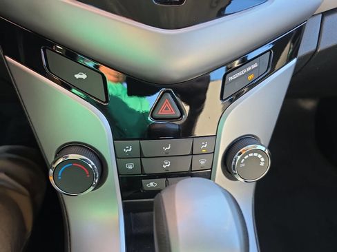 Used 2015 Chevrolet Cruze LS image 14