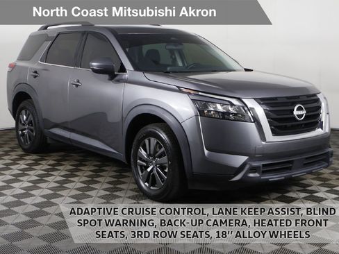 Used 2023 Nissan Pathfinder SV image 1