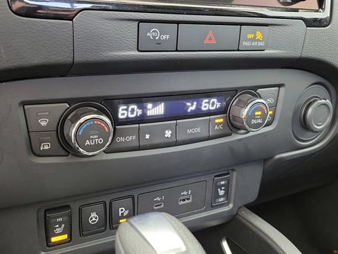 Used 2024 Nissan Frontier SL w/ Technology Package RWD image 30