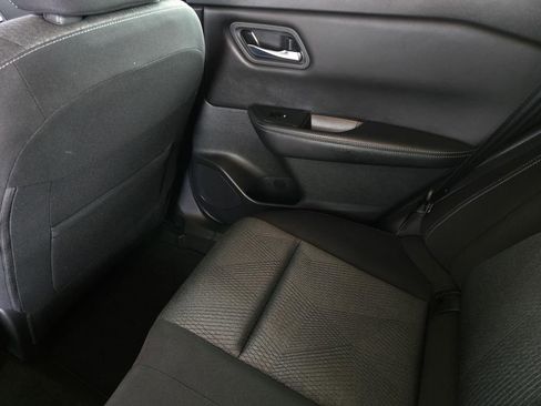 Certified 2024 Nissan Rogue SV FWD image 12