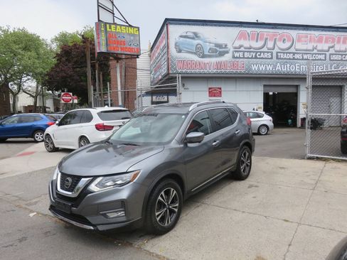 Used 2018 Nissan Rogue SL w/ Premium Package AWD/4WD image 2