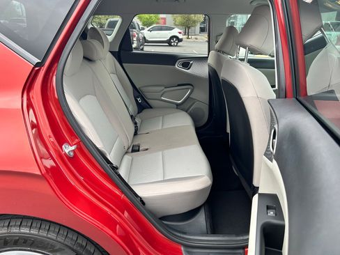Used 2023 Kia Soul LX image 25