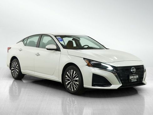 Used 2023 Nissan Altima 2.5 SV w/ SV Premium Package image 7