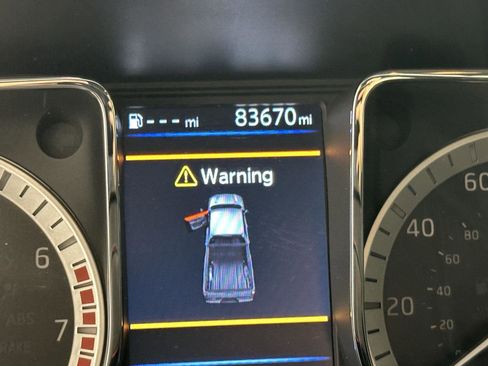 Used 2019 Nissan Titan SV w/ SV Convenience Package AWD/4WD image 14
