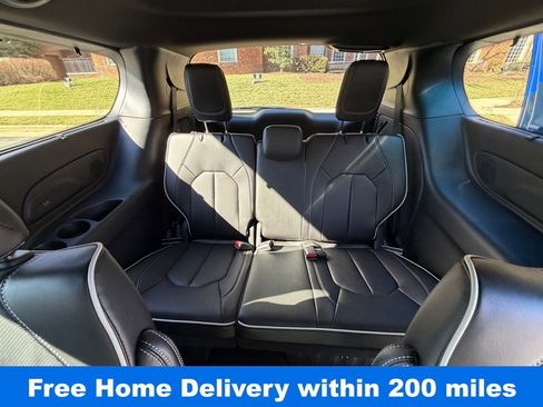 New 2026 Chrysler Pacifica Limited image 12