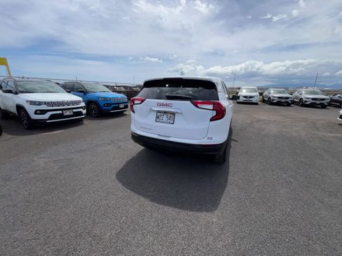 Used 2024 GMC Terrain SLE FWD image 15