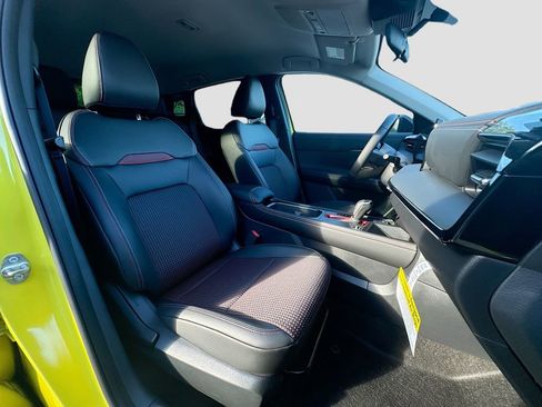 New 2025 Nissan Kicks SR image 27