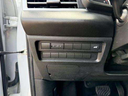 Used 2023 Mitsubishi Outlander SE FWD image 21