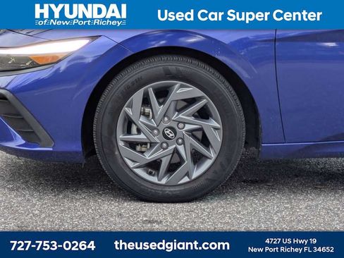 Certified 2024 Hyundai Elantra SEL FWD image 10