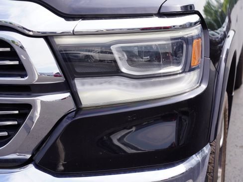 Used 2019 RAM 1500 Laramie AWD/4WD image 14