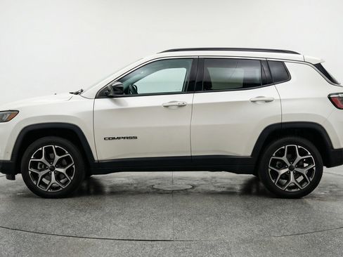 Used 2025 Jeep Compass Limited image 5