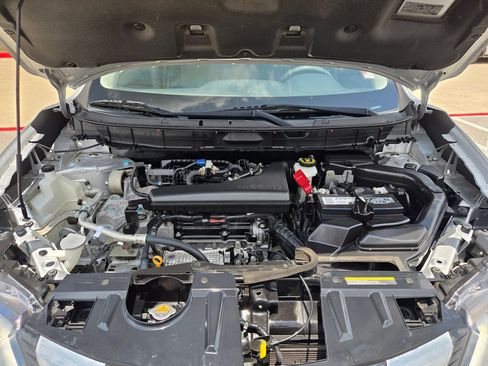Used 2019 Nissan Rogue SV FWD image 32