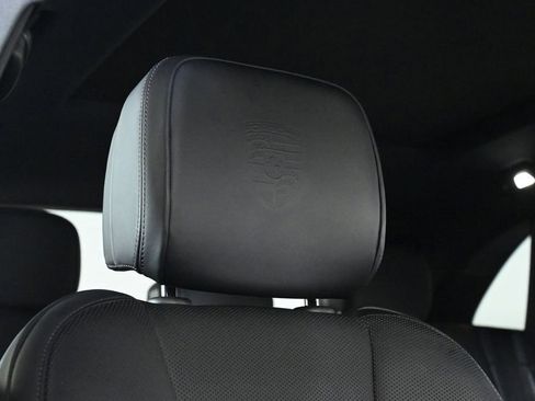 Used 2024 Porsche Macan AWD/4WD image 26