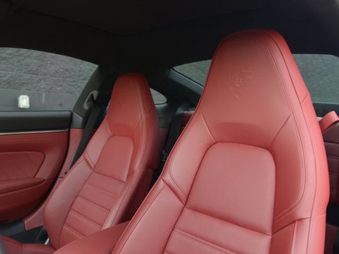 Certified 2023 Porsche 911 Carrera GTS image 5