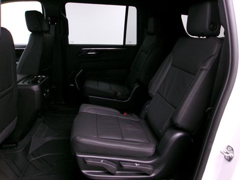 New 2026 Chevrolet Suburban LT w/ Comfort Package image 10