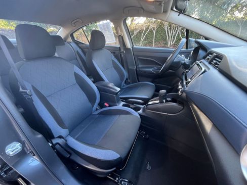 Used 2025 Nissan Versa SV image 34