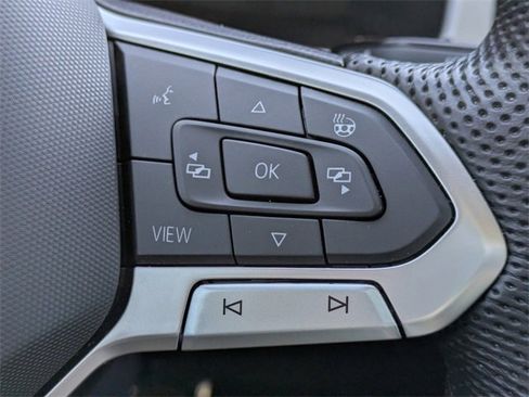 Used 2023 Volkswagen Atlas SEL R-Line image 33