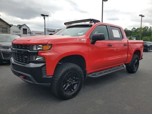 Used 2019 Chevrolet Silverado 1500 Custom Trail Boss w/ Custom Convenience Package AWD/4WD image 3