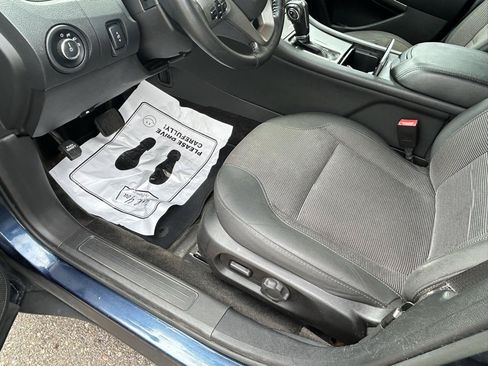 Used 2016 Ford Taurus SEL FWD image 10