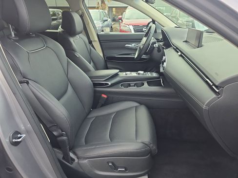 Used 2025 Genesis GV70 2.5T image 40