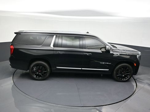 Used 2023 GMC Yukon XL Denali image 21