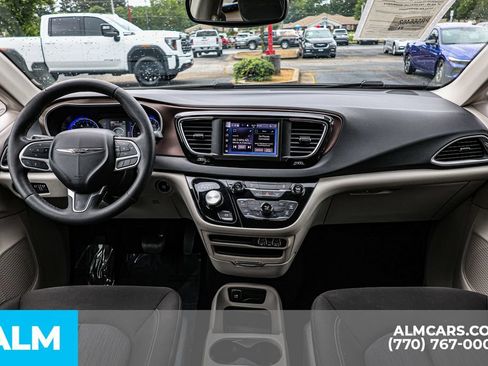 Used 2023 Chrysler Voyager LX FWD image 30