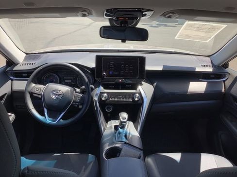 Used 2024 Toyota Venza LE AWD/4WD image 6